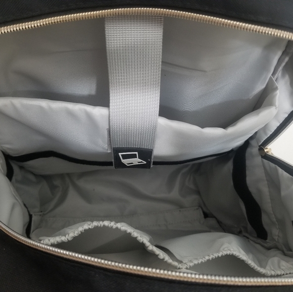 VGUC intricate laptop-friendly backpack w matching lunchbag - Picture 13 of 13